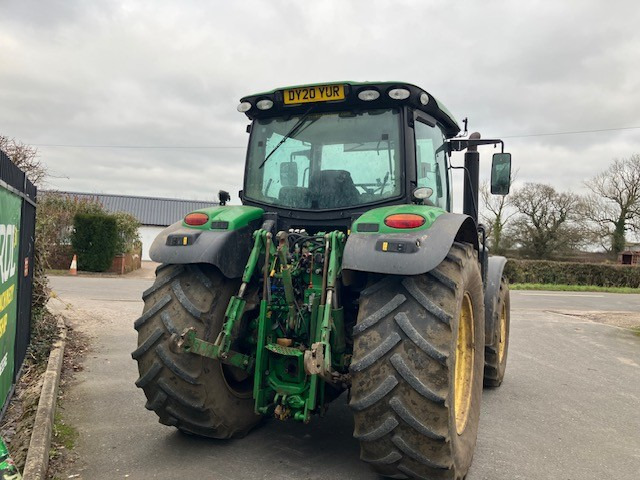 John Deere 6145R - Farm tractor: picture 4 John Deere 6145R - Farm tractor: picture 4