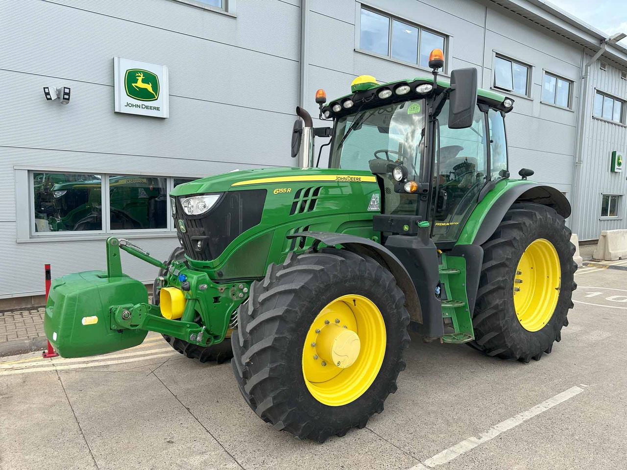 John Deere 6155R - Farm tractor: picture 1 John Deere 6155R - Farm tractor: picture 1