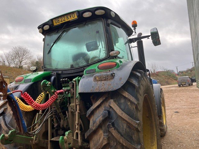 John Deere 6155R - Farm tractor: picture 4 John Deere 6155R - Farm tractor: picture 4