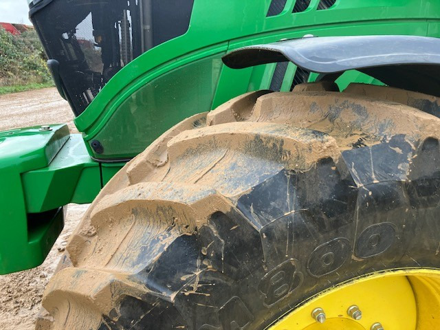 John Deere 6155R - Farm tractor: picture 2 John Deere 6155R - Farm tractor: picture 2