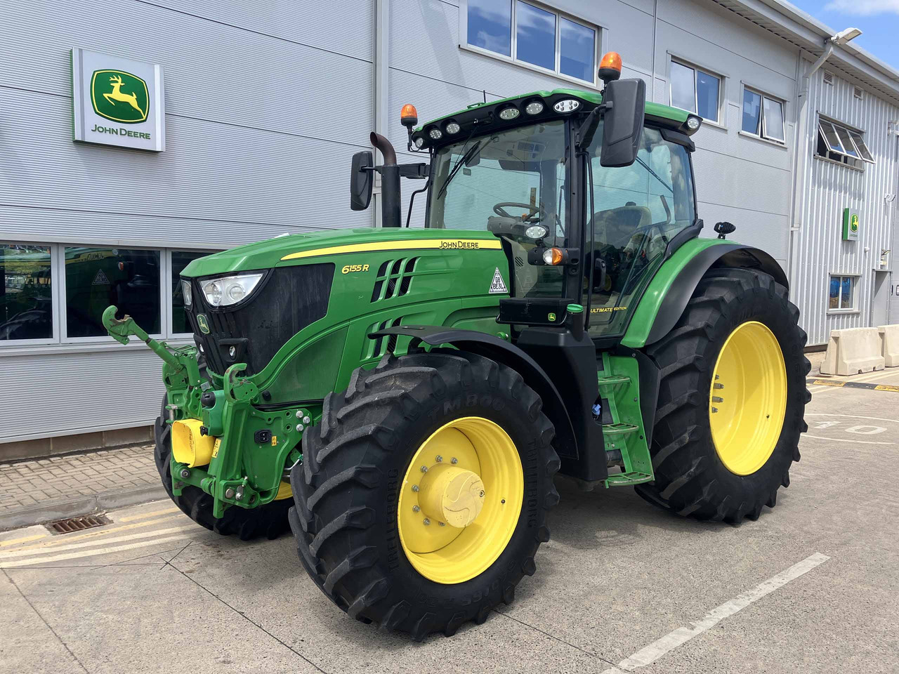 John Deere 6155R - Farm tractor: picture 1 John Deere 6155R - Farm tractor: picture 1