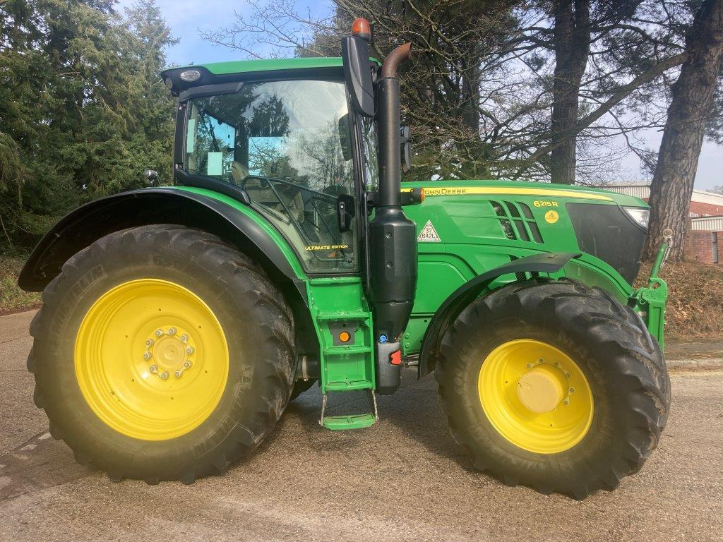 John Deere 6215R - Farm tractor: picture 3 John Deere 6215R - Farm tractor: picture 3