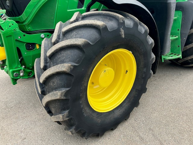 John Deere 6R 150 - Farm tractor: picture 2 John Deere 6R 150 - Farm tractor: picture 2