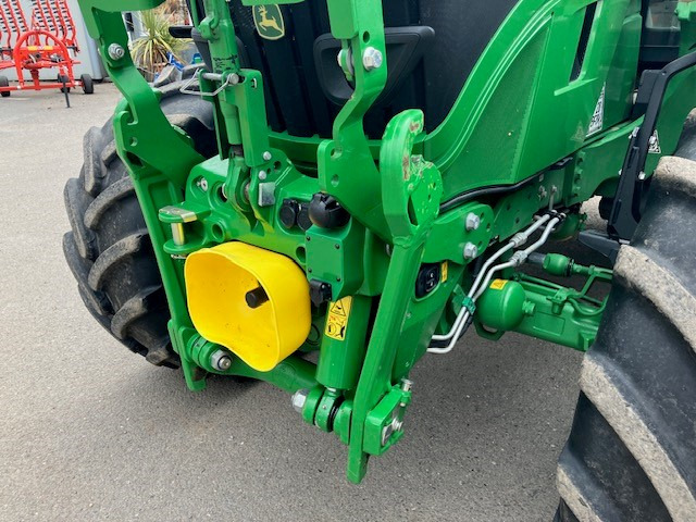 John Deere 6R 150 - Farm tractor: picture 3 John Deere 6R 150 - Farm tractor: picture 3