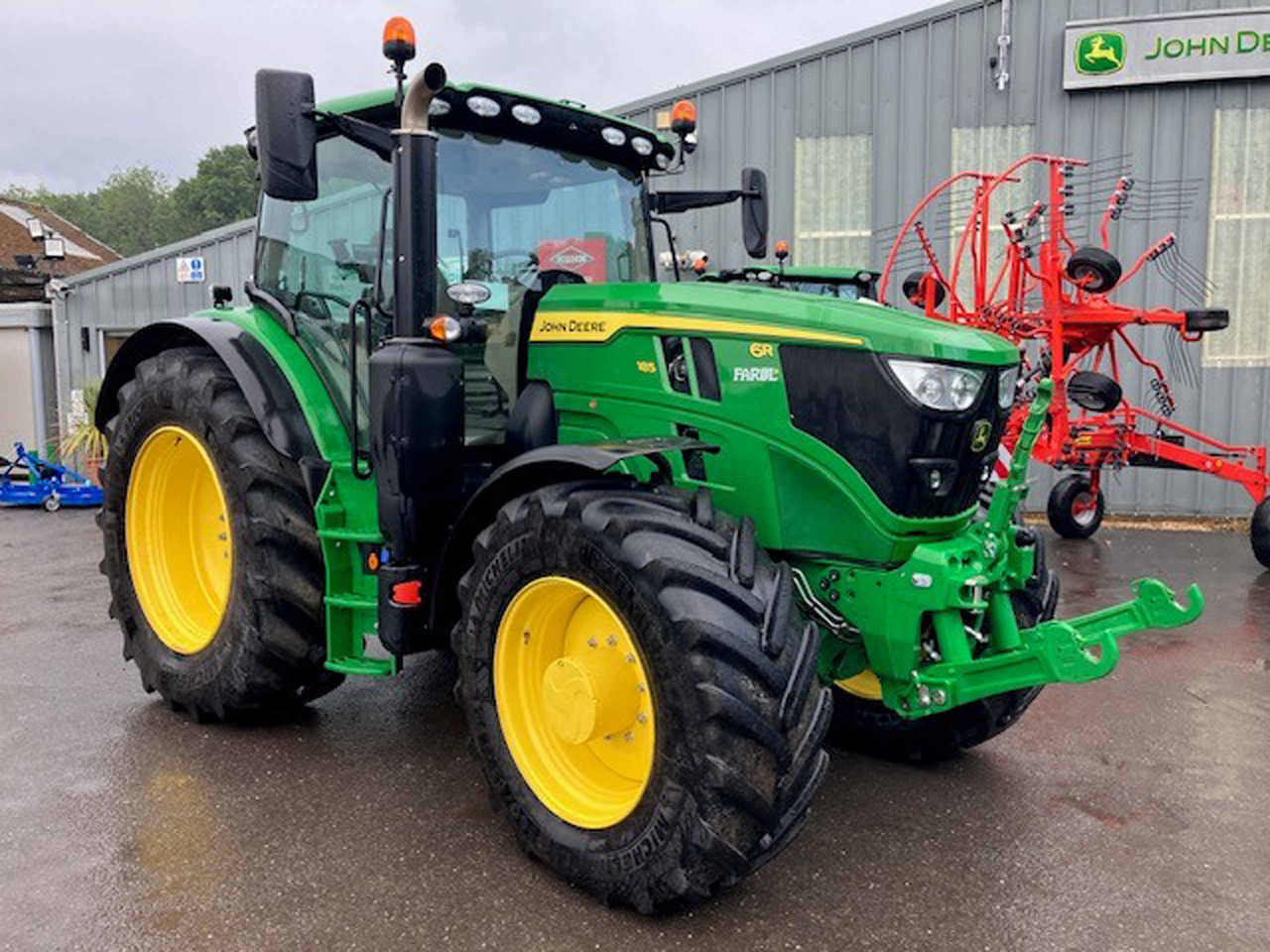 John Deere 6R 185 - Farm tractor: picture 1 John Deere 6R 185 - Farm tractor: picture 1