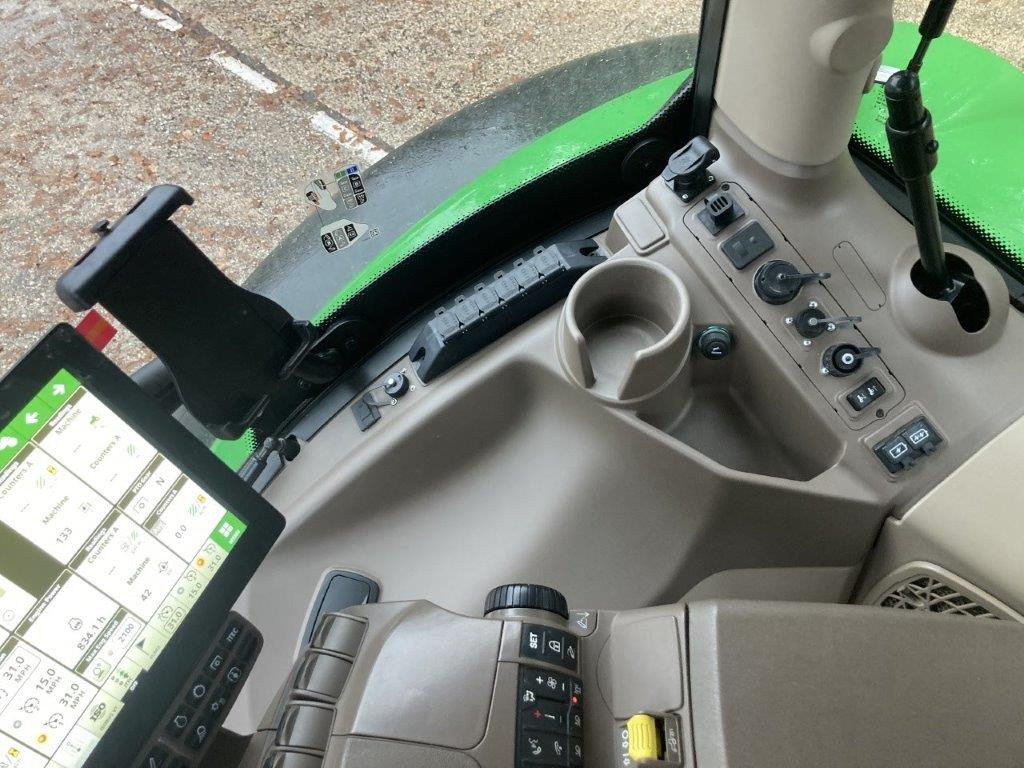 John Deere 6R 185 - Farm tractor: picture 5 John Deere 6R 185 - Farm tractor: picture 5