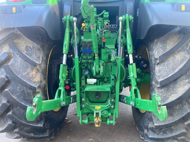 John Deere 6R 185 - Farm tractor: picture 5 John Deere 6R 185 - Farm tractor: picture 5