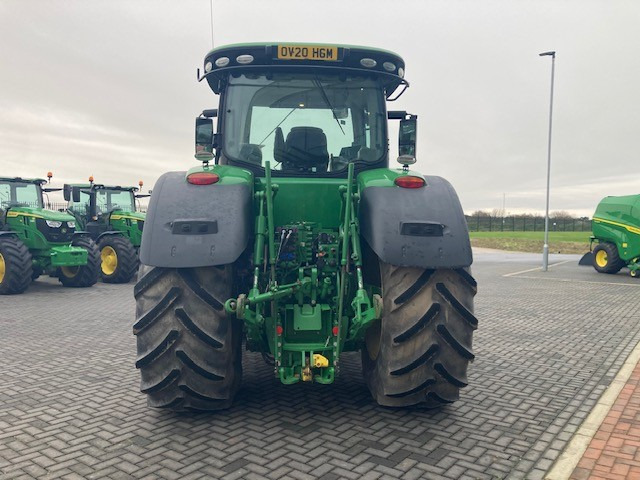 John Deere 7310R - Farm tractor: picture 5 John Deere 7310R - Farm tractor: picture 5