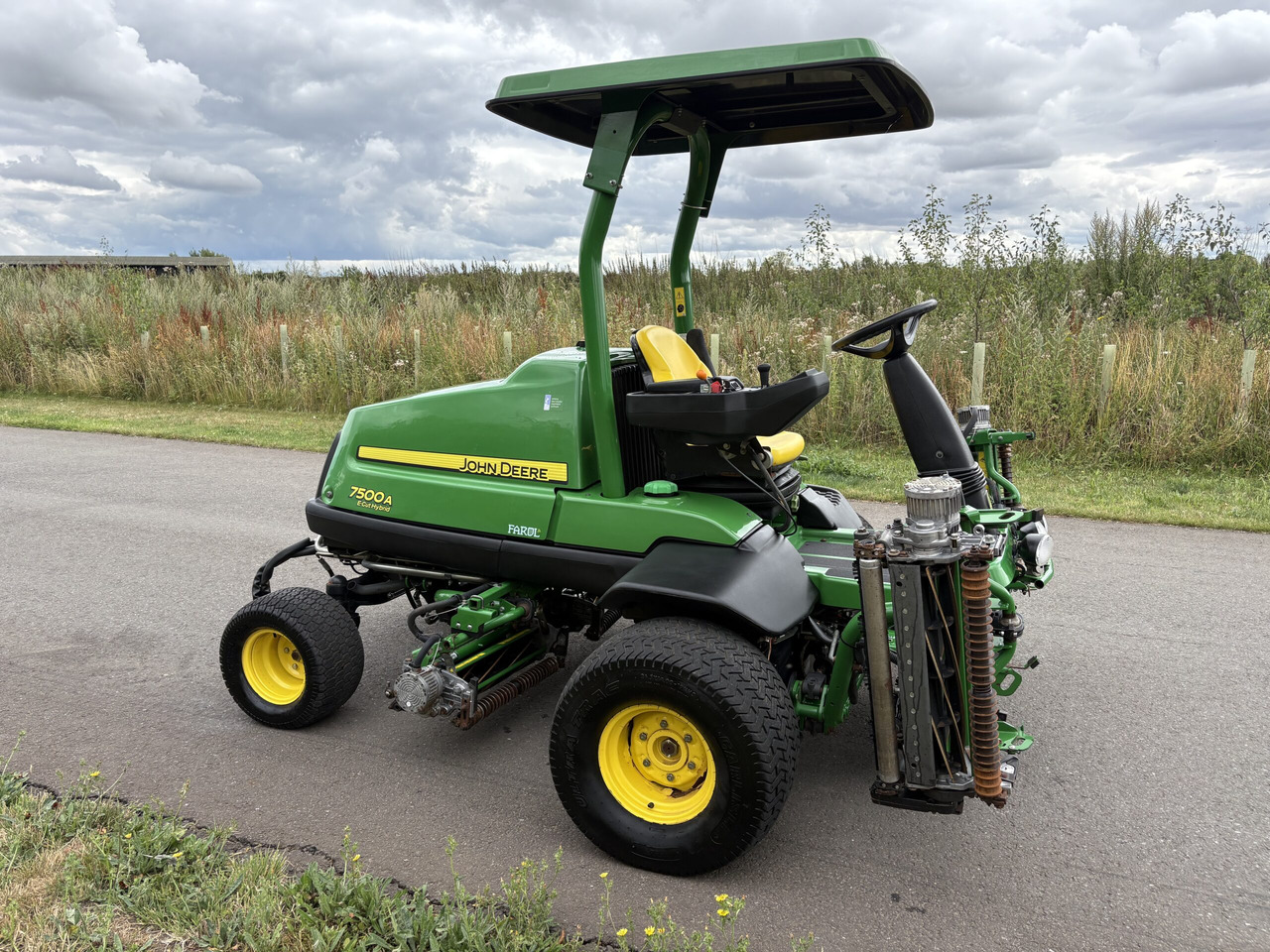 John Deere 7500AE Fairway Mower - Lawn mower: picture 3 John Deere 7500AE Fairway Mower - Lawn mower: picture 3