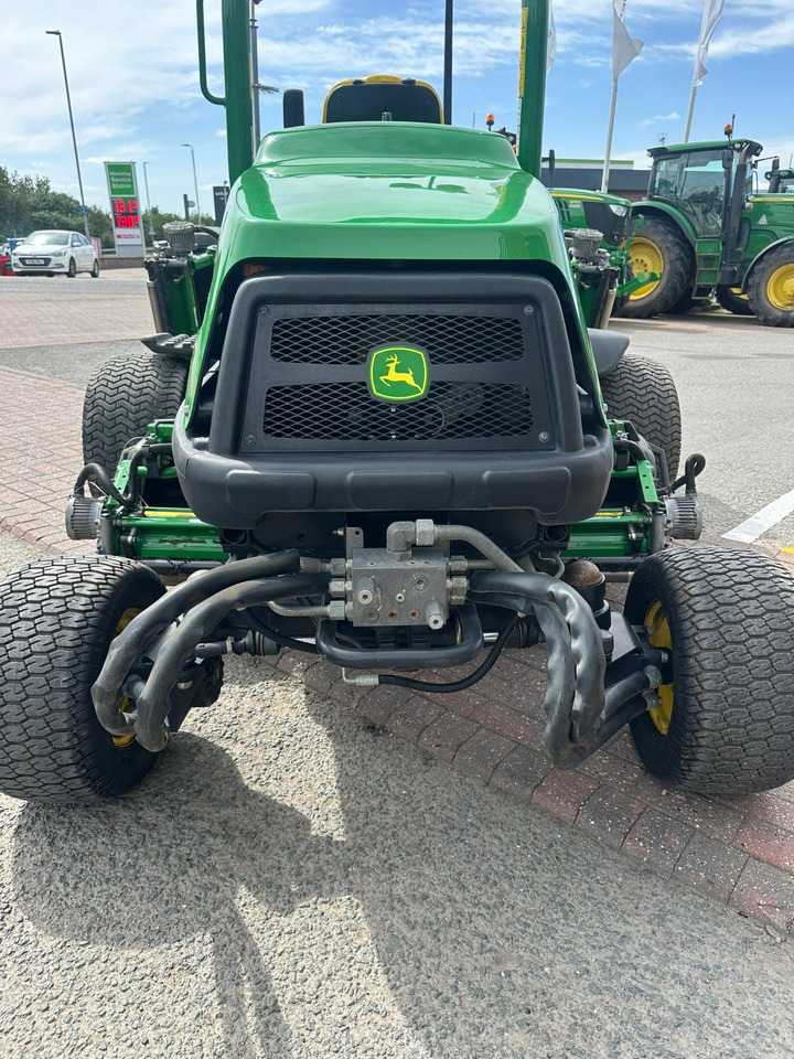 John Deere 7500AE Fairway Mower - Lawn mower: picture 4 John Deere 7500AE Fairway Mower - Lawn mower: picture 4