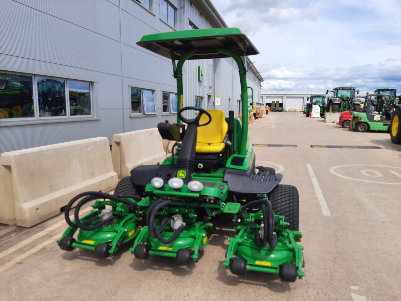 John Deere 8800A TerrainCut Mower - Lawn mower: picture 2 John Deere 8800A TerrainCut Mower - Lawn mower: picture 2