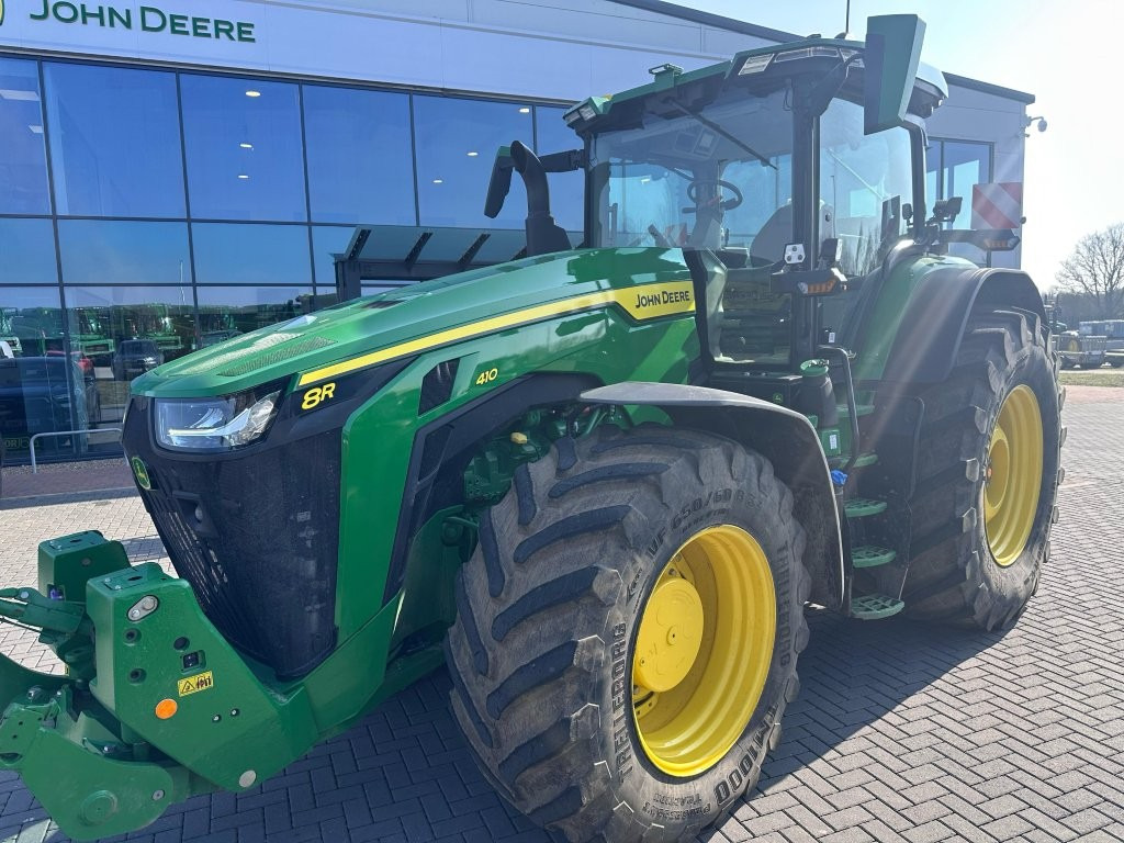 John Deere 8R 410 - Farm tractor: picture 1 John Deere 8R 410 - Farm tractor: picture 1