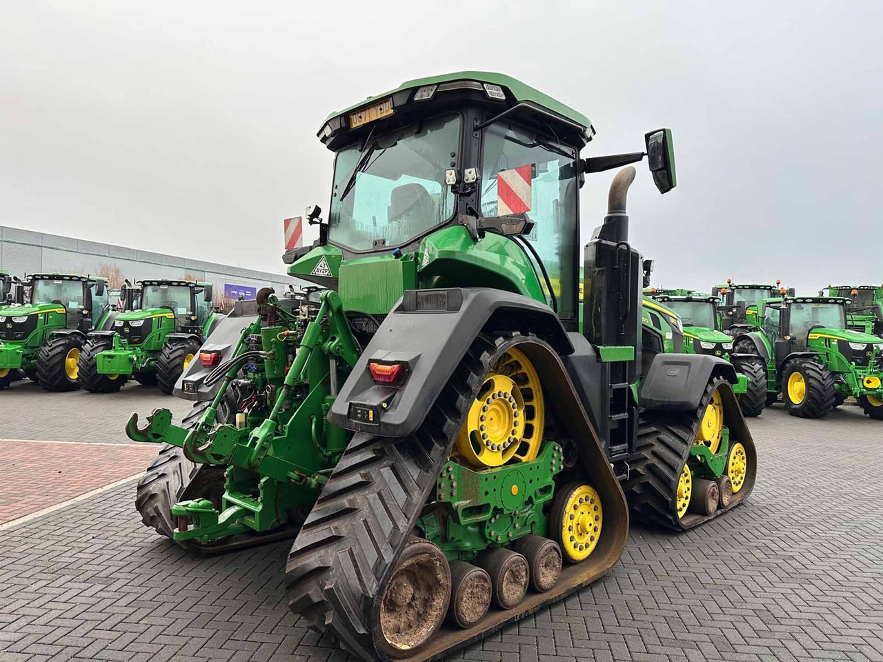 John Deere 8RX 370 - Farm tractor: picture 4 John Deere 8RX 370 - Farm tractor: picture 4