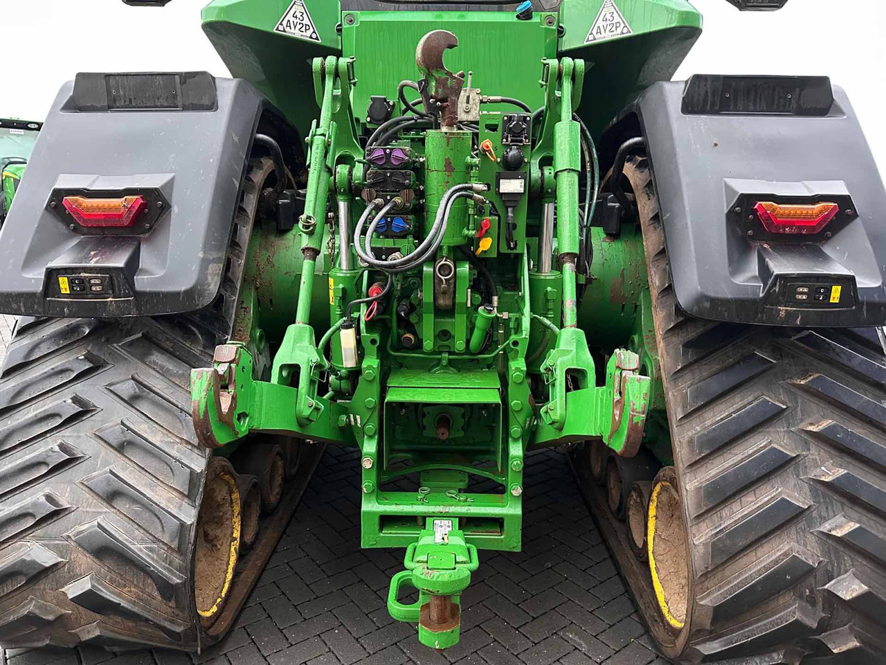 John Deere 8RX 370 - Farm tractor: picture 5 John Deere 8RX 370 - Farm tractor: picture 5