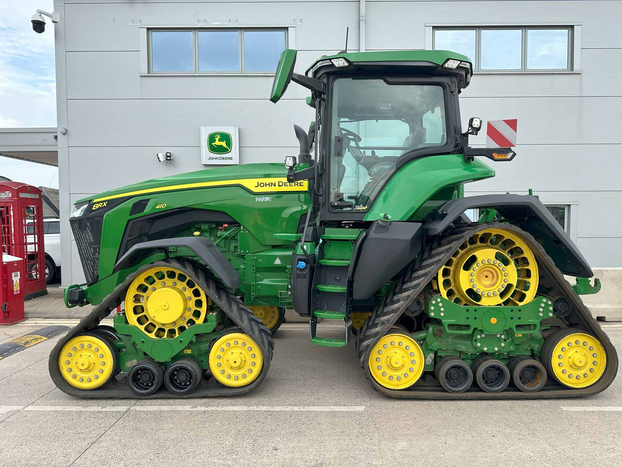 John Deere 8RX 410 - Farm tractor: picture 2 John Deere 8RX 410 - Farm tractor: picture 2