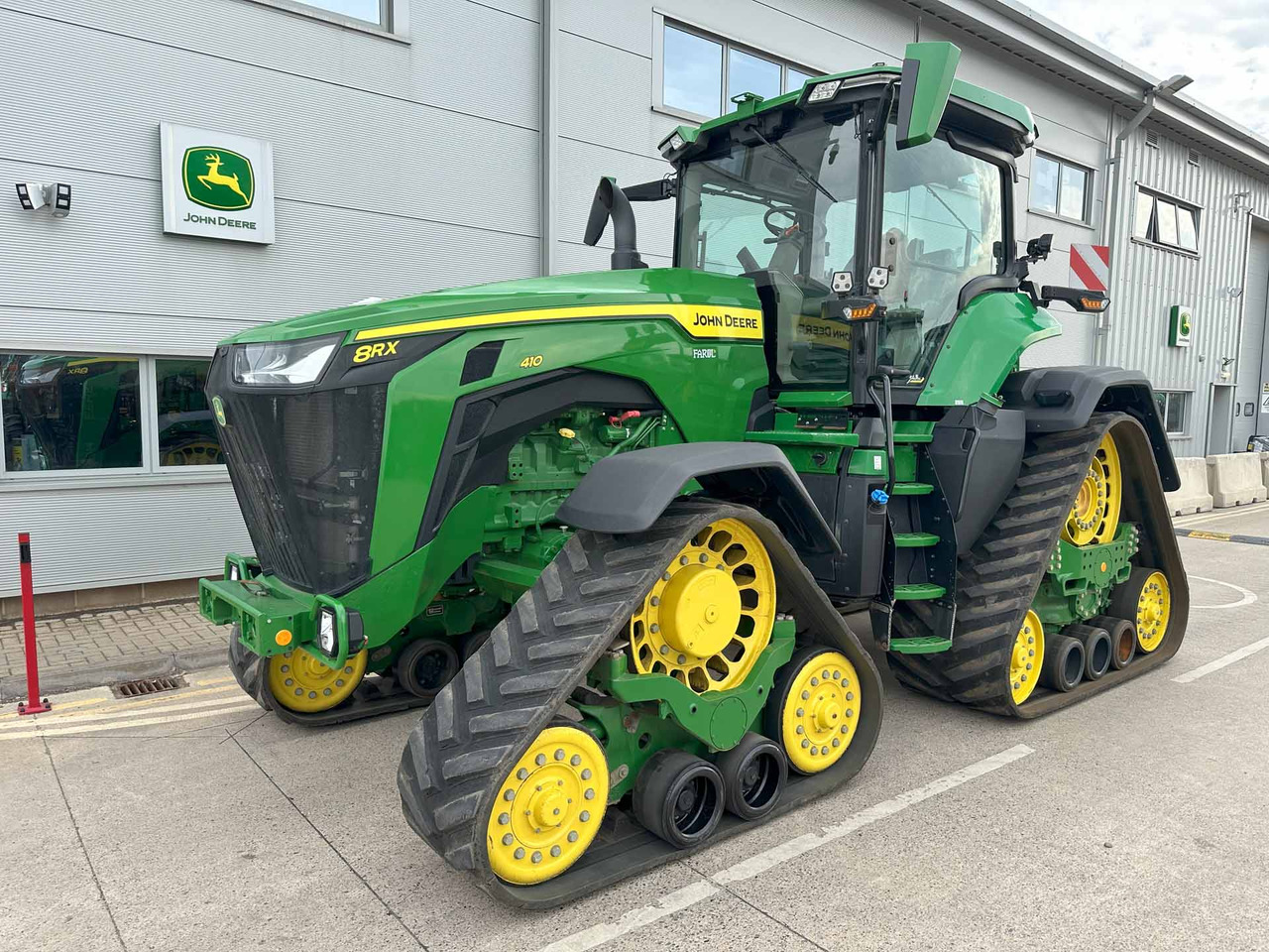John Deere 8RX 410 - Farm tractor: picture 1 John Deere 8RX 410 - Farm tractor: picture 1