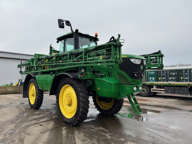 John Deere R4040i - Self-propelled sprayer: picture 2 John Deere R4040i - Self-propelled sprayer: picture 2