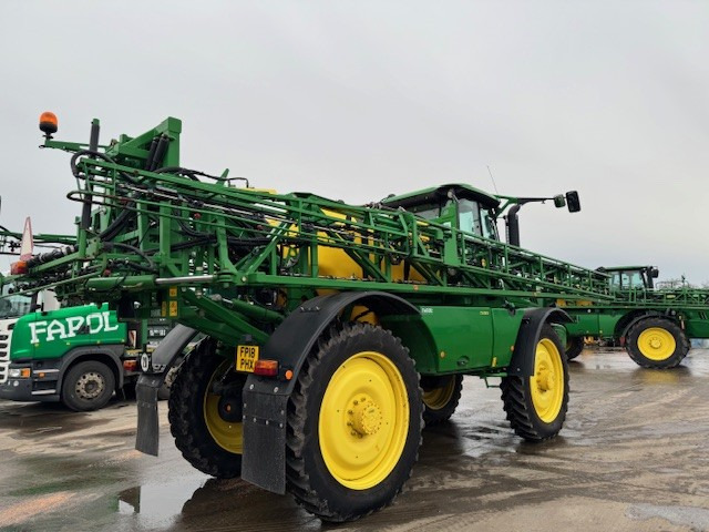 John Deere R4040i - Self-propelled sprayer: picture 3 John Deere R4040i - Self-propelled sprayer: picture 3