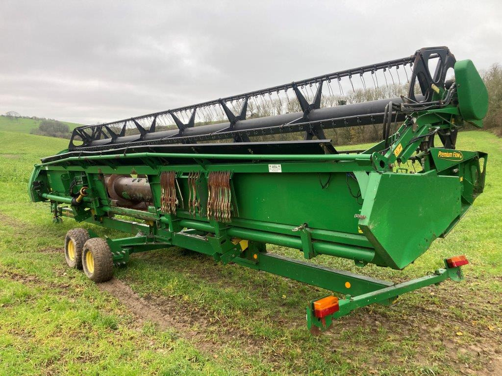 Combine harvester John Deere S690i HM: picture 9