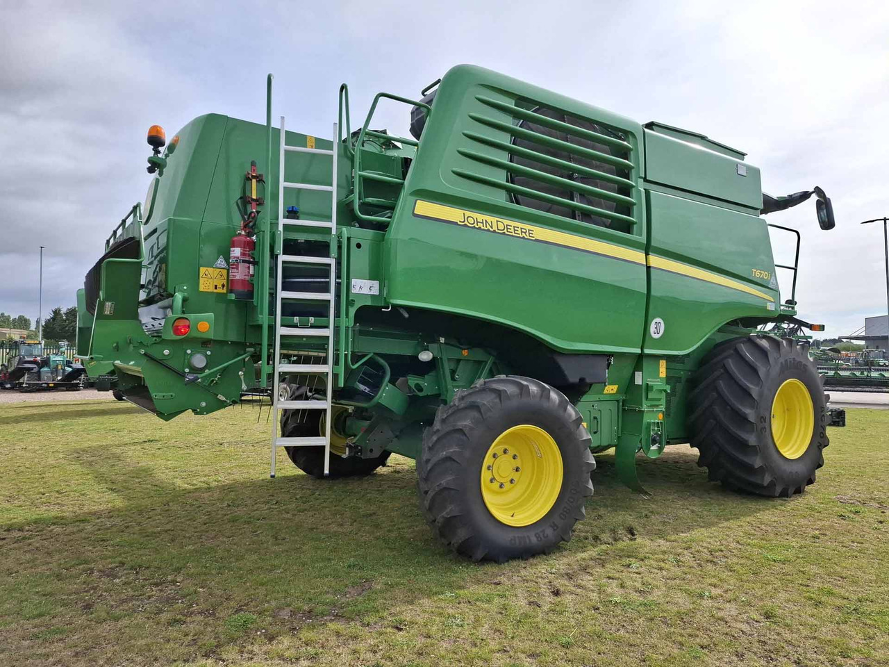John Deere T670 - Combine harvester: picture 4 John Deere T670 - Combine harvester: picture 4