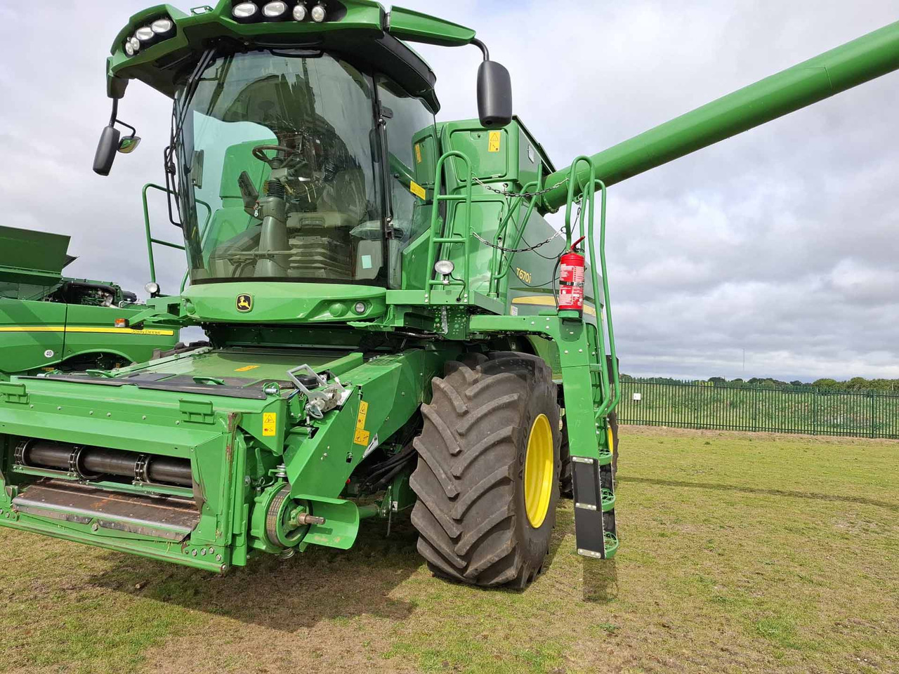 John Deere T670 - Combine harvester: picture 3 John Deere T670 - Combine harvester: picture 3