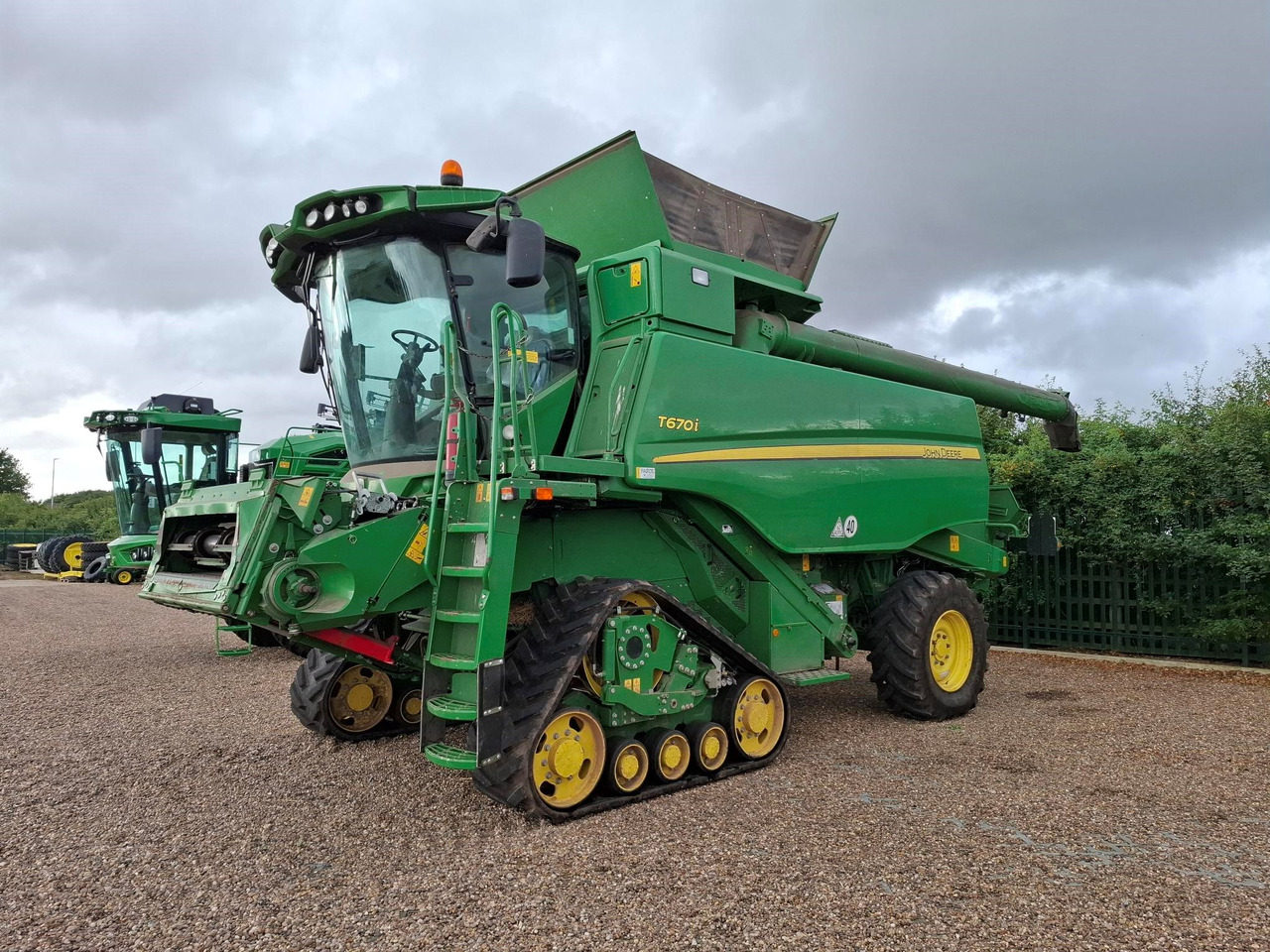John Deere T670i - Combine harvester: picture 1 John Deere T670i - Combine harvester: picture 1