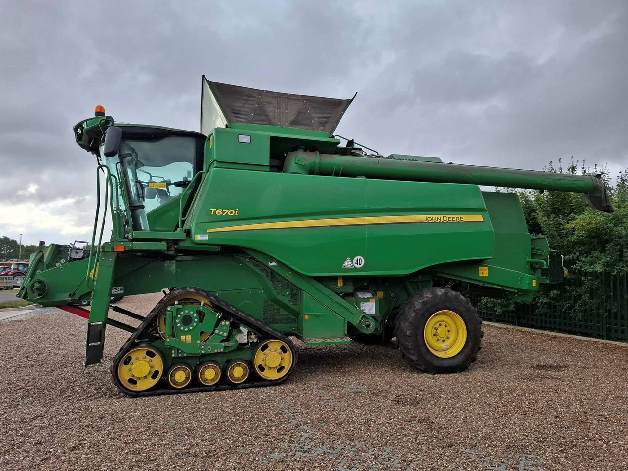 John Deere T670i - Combine harvester: picture 2 John Deere T670i - Combine harvester: picture 2