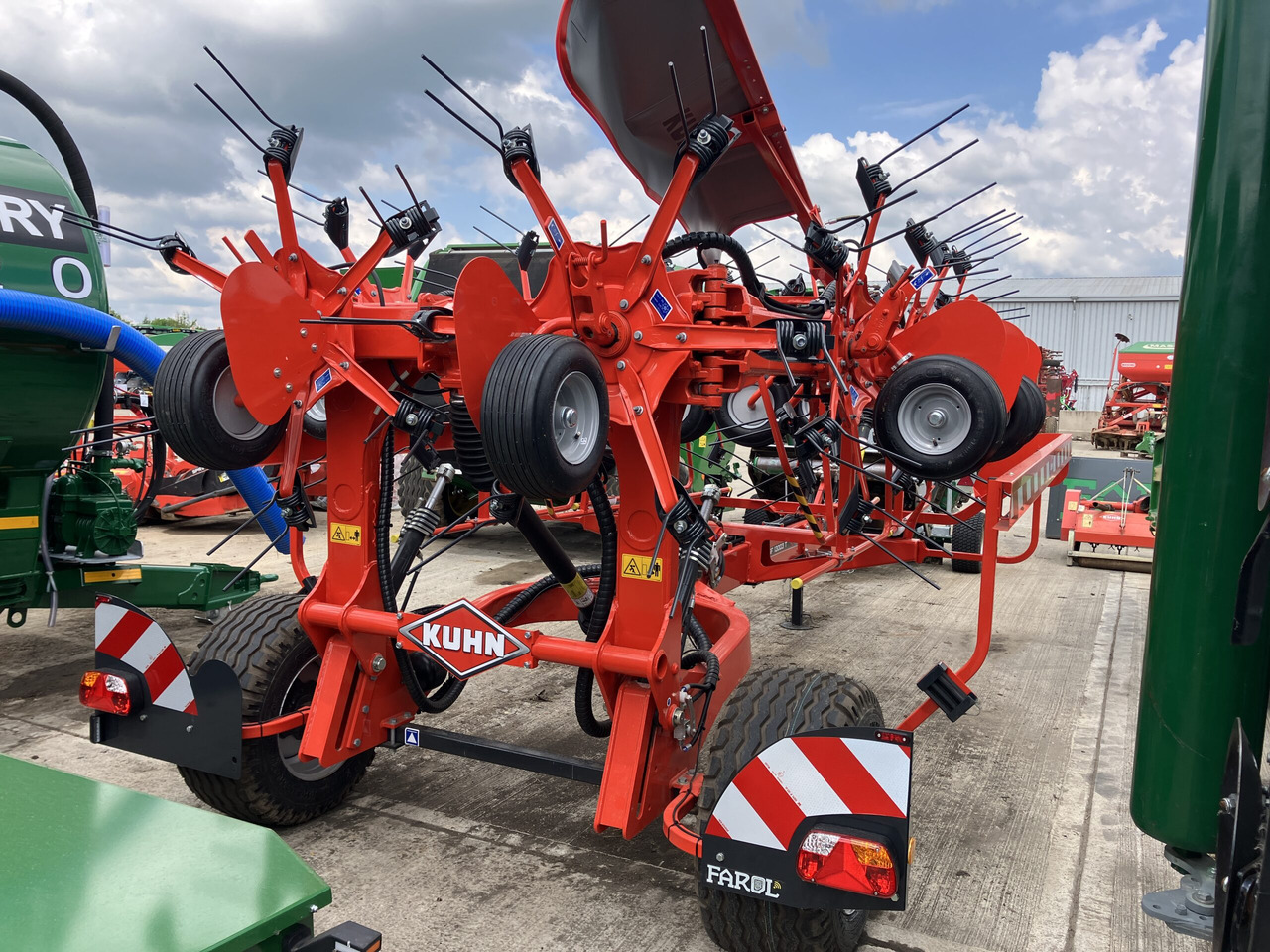Kuhn GF13003 - Hay and forage equipment: picture 5 Kuhn GF13003 - Hay and forage equipment: picture 5