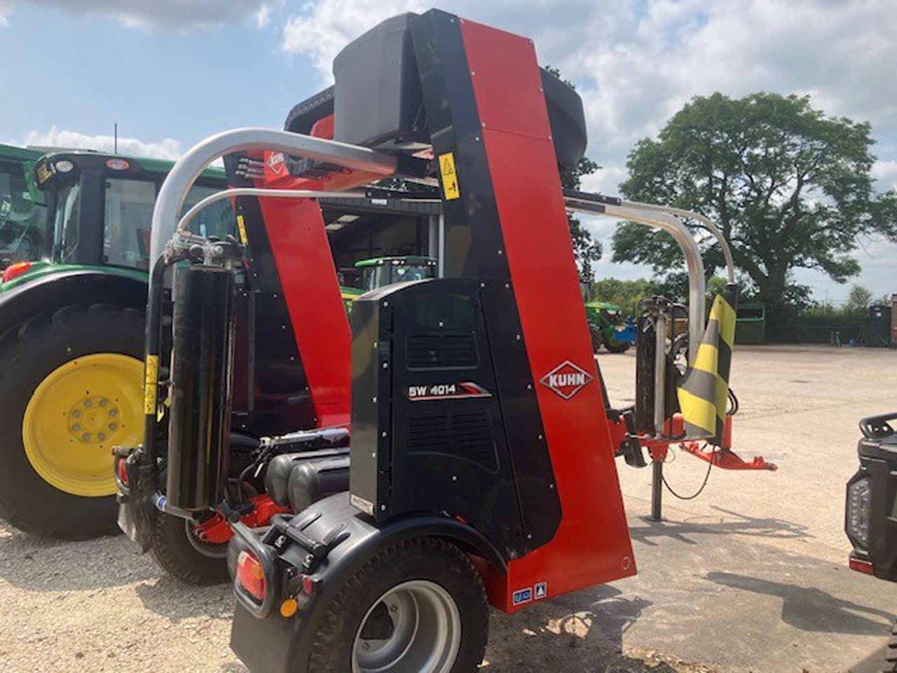 Kuhn SW4014 - Hay and forage equipment: picture 2 Kuhn SW4014 - Hay and forage equipment: picture 2