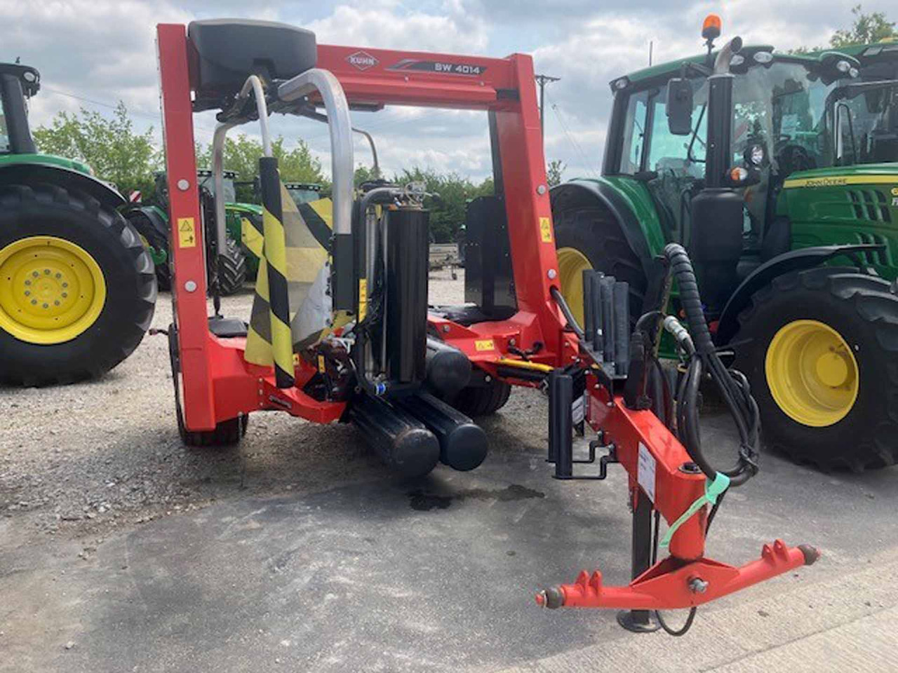 Kuhn SW4014 - Hay and forage equipment: picture 1 Kuhn SW4014 - Hay and forage equipment: picture 1