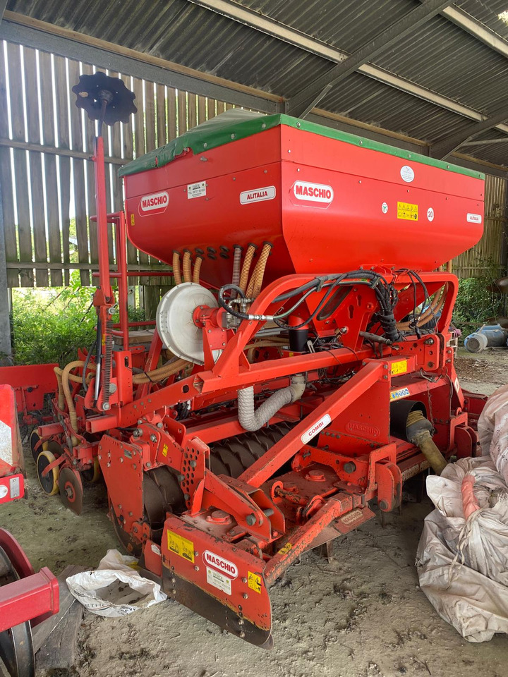 Maschio Alitalia 3mtr drill with 3mtr Power Harrow - Combine seed drill: picture 1 Maschio Alitalia 3mtr drill with 3mtr Power Harrow - Combine seed drill: picture 1