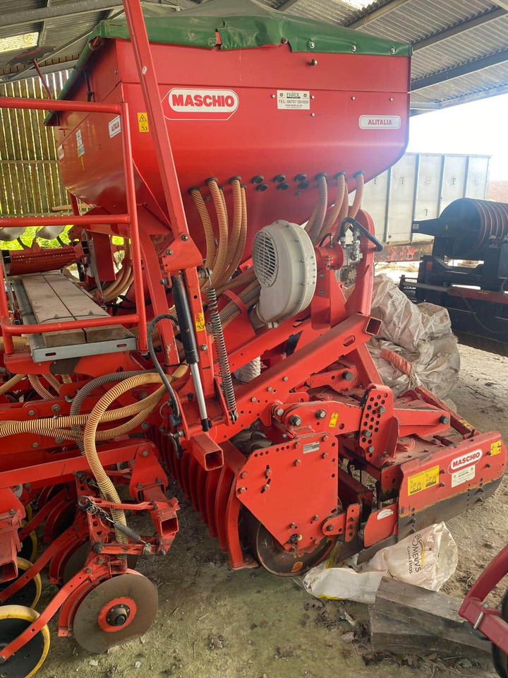 Maschio Alitalia 3mtr drill with 3mtr Power Harrow - Combine seed drill: picture 2 Maschio Alitalia 3mtr drill with 3mtr Power Harrow - Combine seed drill: picture 2