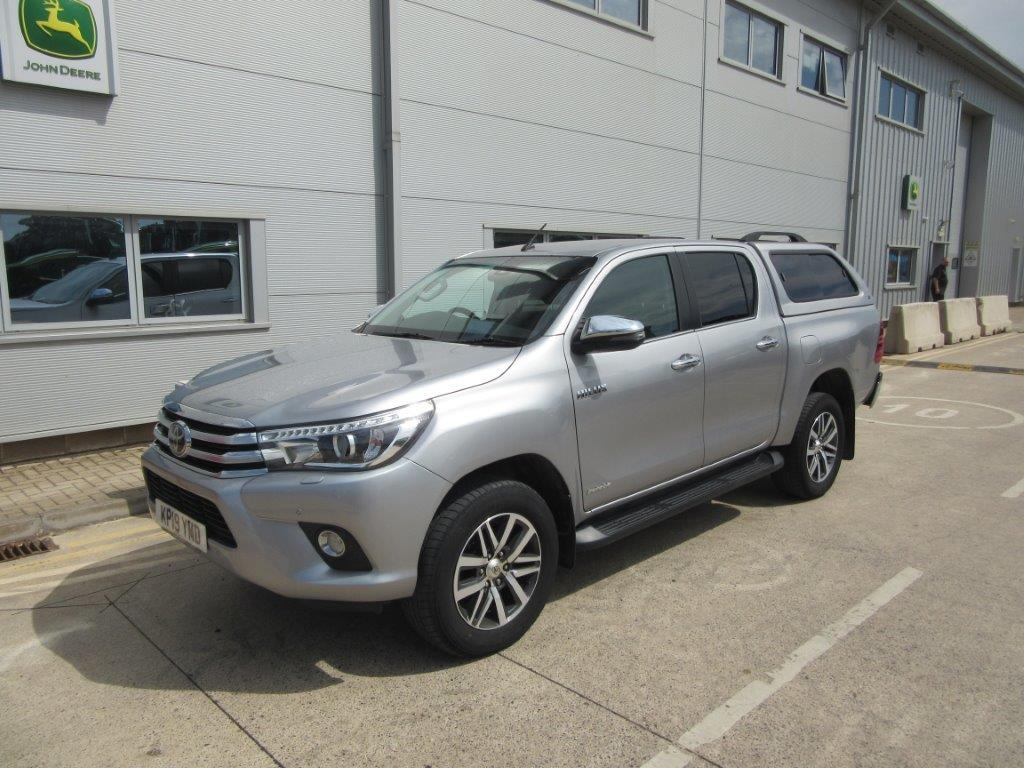 TOYOTA HILUX INVINCIBLE - Pickup truck: picture 2 TOYOTA HILUX INVINCIBLE - Pickup truck: picture 2