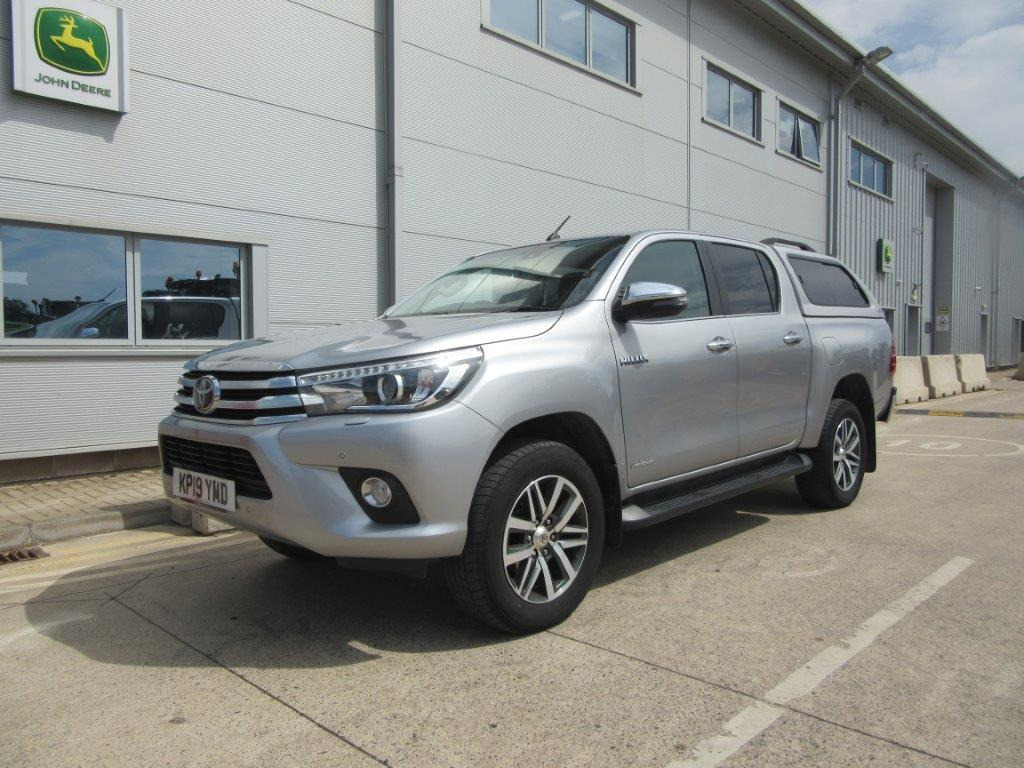 TOYOTA HILUX INVINCIBLE - Pickup truck: picture 1 TOYOTA HILUX INVINCIBLE - Pickup truck: picture 1