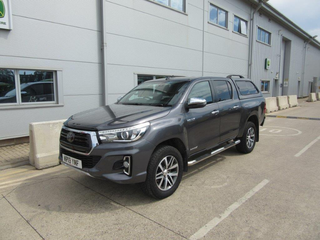 TOYOTA HILUX INVINCIBLE X - Pickup truck: picture 2 TOYOTA HILUX INVINCIBLE X - Pickup truck: picture 2