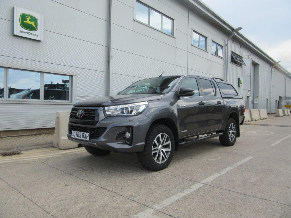 TOYOTA HILUX INVINCIBLE X - Pickup truck: picture 1 TOYOTA HILUX INVINCIBLE X - Pickup truck: picture 1