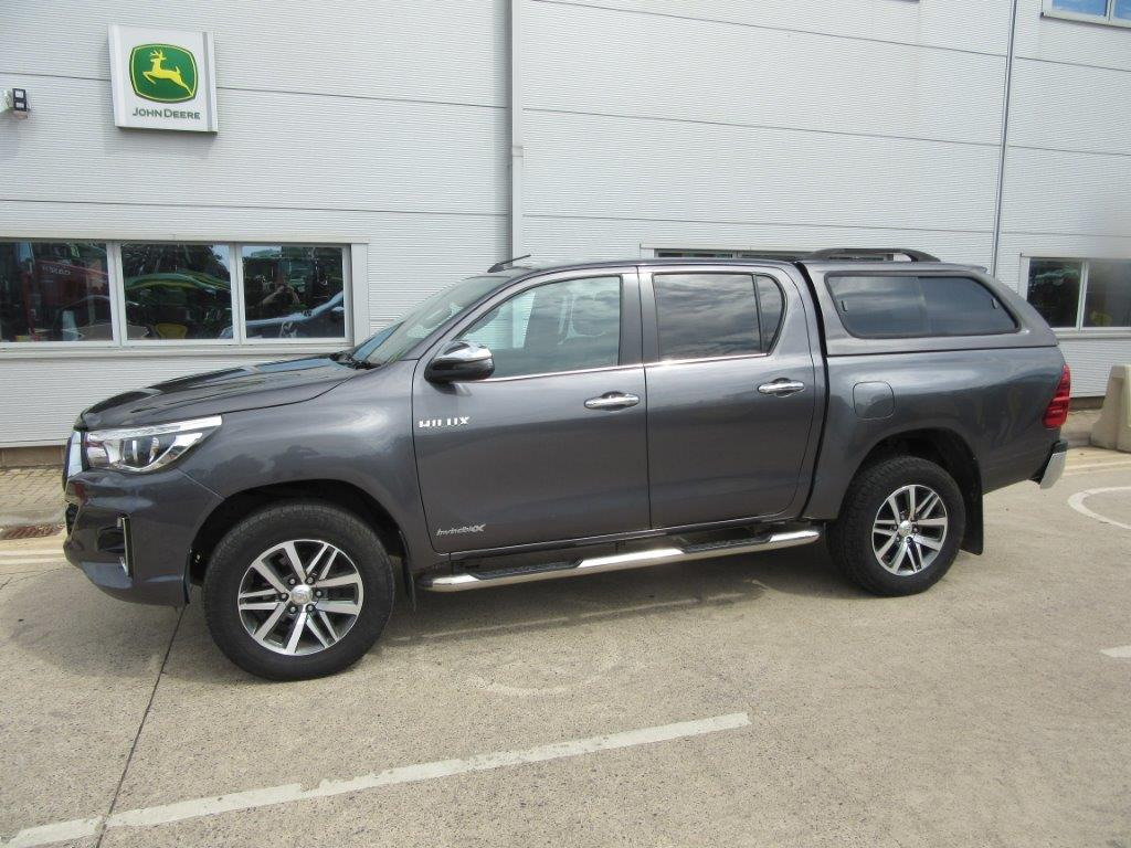 TOYOTA HILUX INVINCIBLE X - Pickup truck: picture 3 TOYOTA HILUX INVINCIBLE X - Pickup truck: picture 3