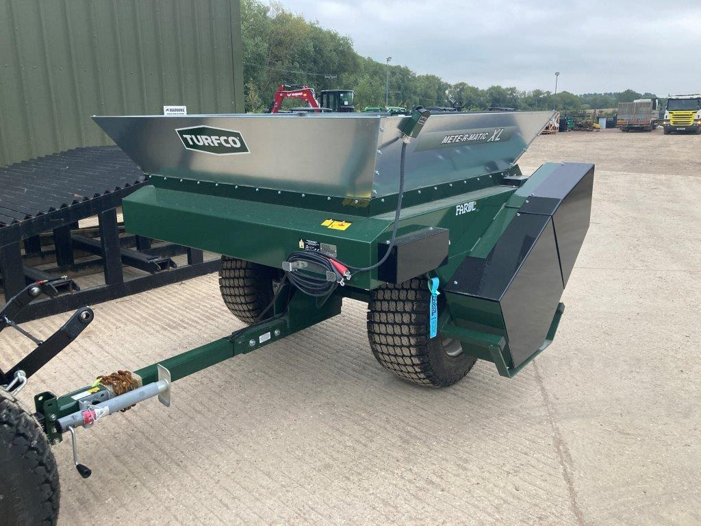 Turfco METE-R-MATIC XL Top Dresser - Garden equipment: picture 1 Turfco METE-R-MATIC XL Top Dresser - Garden equipment: picture 1