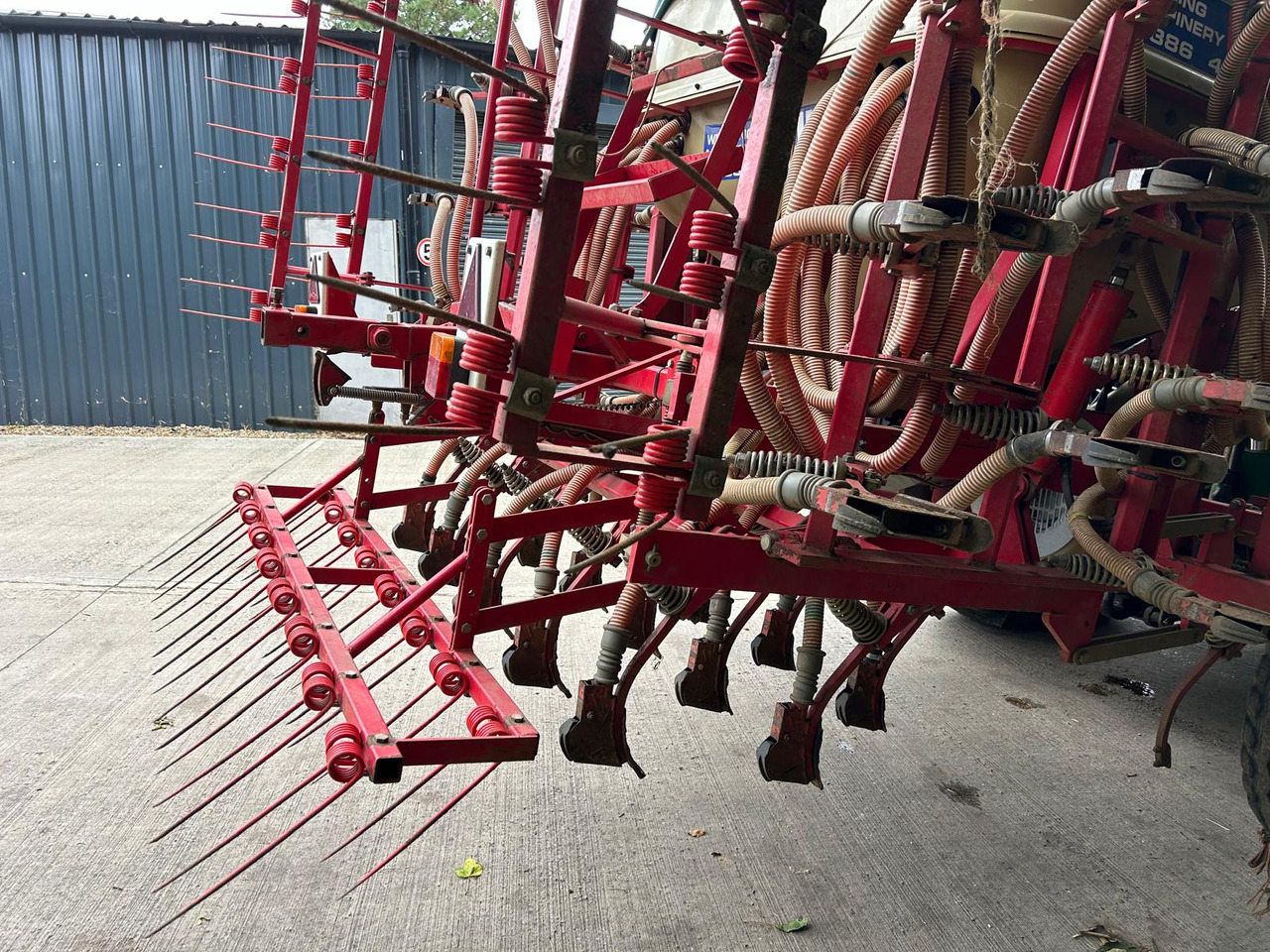 Weaving 6mt Tine Drill - Sowing and planting equipment: picture 3 Weaving 6mt Tine Drill - Sowing and planting equipment: picture 3