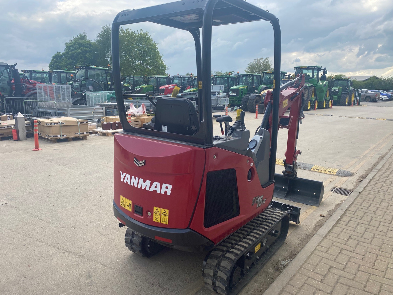 Yanmar SV15vt - Excavator: picture 4 Yanmar SV15vt - Excavator: picture 4