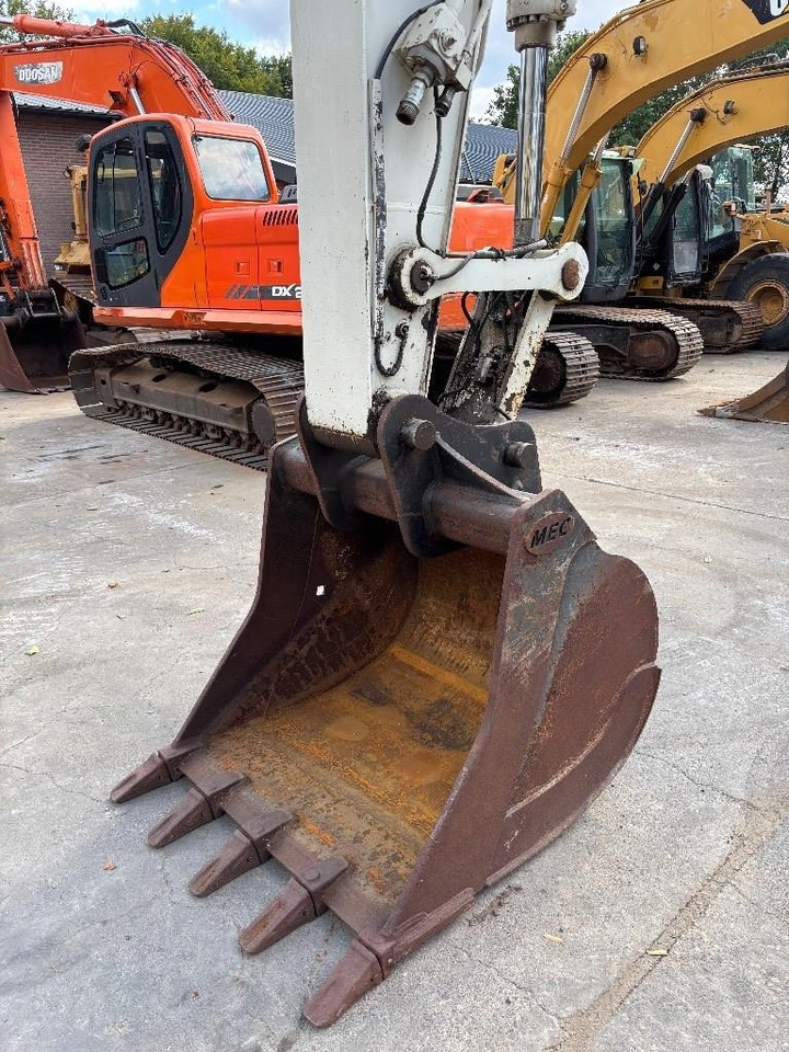 CAT 320E - Crawler excavator: picture 5 CAT 320E - Crawler excavator: picture 5