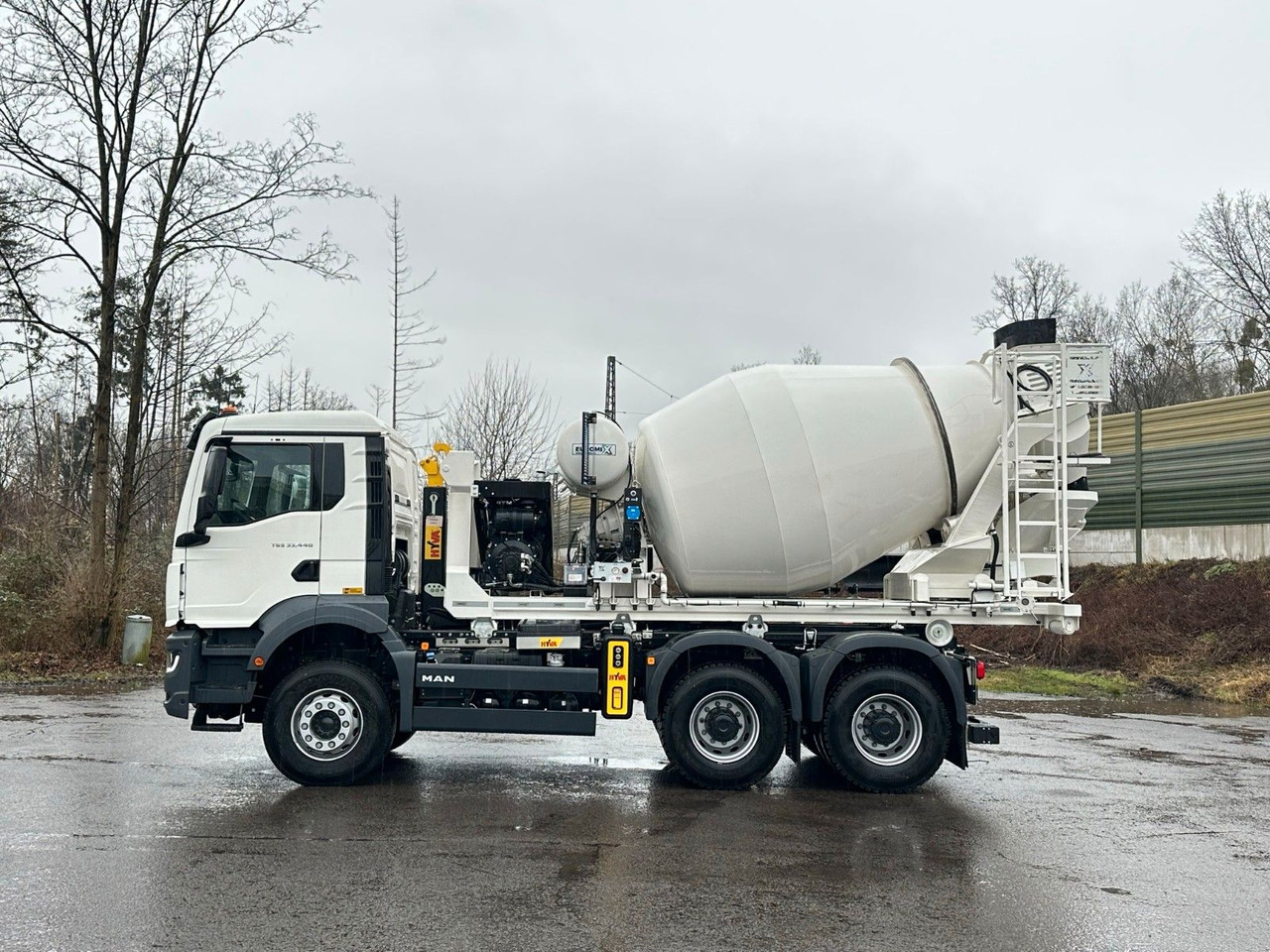 MAN TGS 33.440 6x4 Euro6e Abroller + Fahrmischer - Hook lift truck, Crane truck: picture 4 MAN TGS 33.440 6x4 Euro6e Abroller + Fahrmischer - Hook lift truck, Crane truck: picture 4