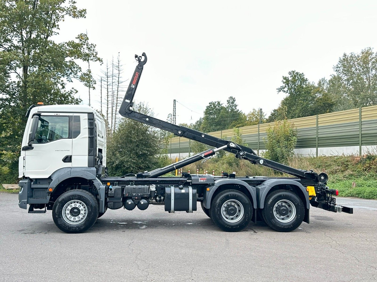MAN TGS 33.440 6x4 Euro6e MultiLift 21S59 - Hook lift truck, Crane truck: picture 3 MAN TGS 33.440 6x4 Euro6e MultiLift 21S59 - Hook lift truck, Crane truck: picture 3