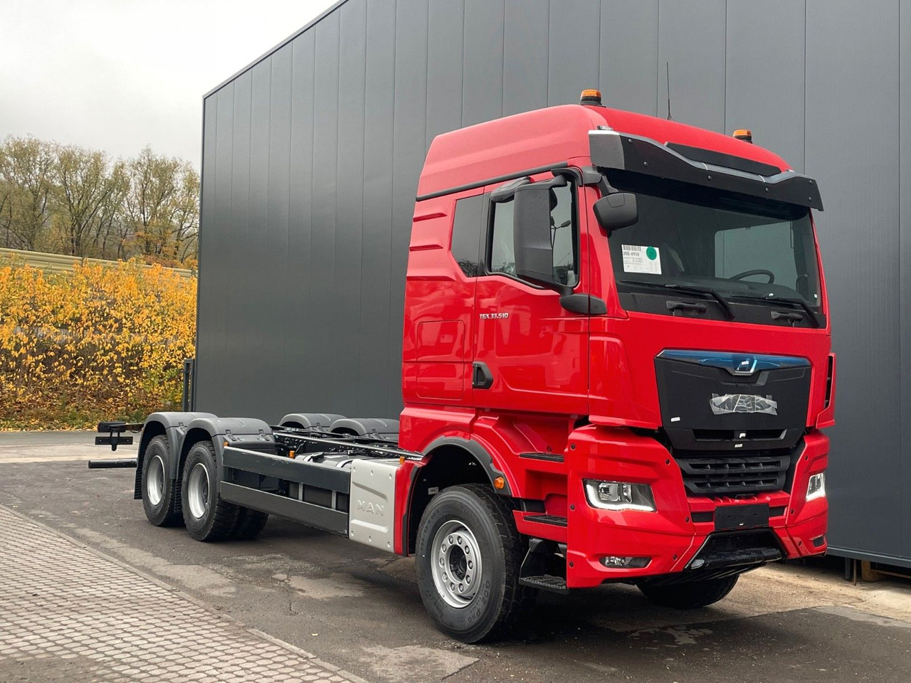 MAN TGX 33.510 6X4 BL - Cab chassis truck: picture 1 MAN TGX 33.510 6X4 BL - Cab chassis truck: picture 1