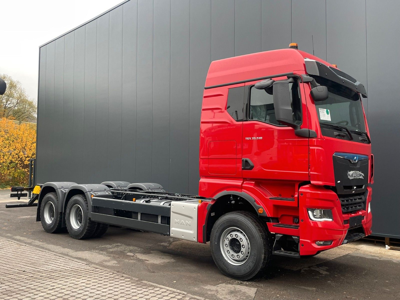 MAN TGX 33.510 6X4 BL - Cab chassis truck: picture 2 MAN TGX 33.510 6X4 BL - Cab chassis truck: picture 2