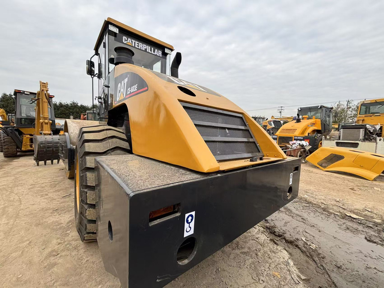 CATERPILLAR CS683E - Roller: picture 2 CATERPILLAR CS683E - Roller: picture 2