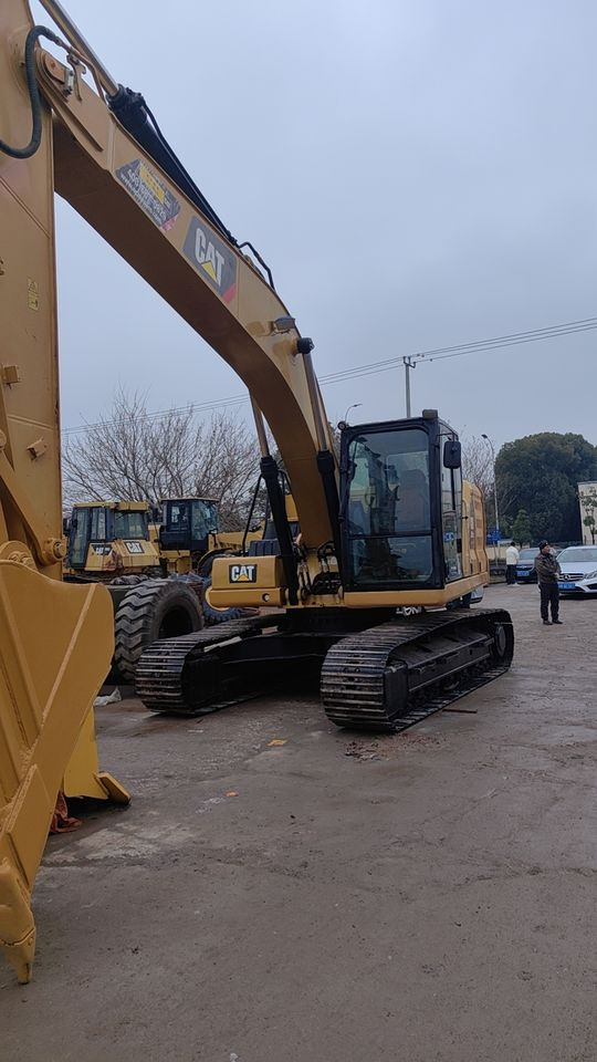 Good Sale USED Excavator Cat CAT 320 20 Ton Mini Excavator China Makes Carter Excavators - Mini excavator: picture 2 Good Sale USED Excavator Cat CAT 320 20 Ton Mini Excavator China Makes Carter Excavators - Mini excavator: picture 2
