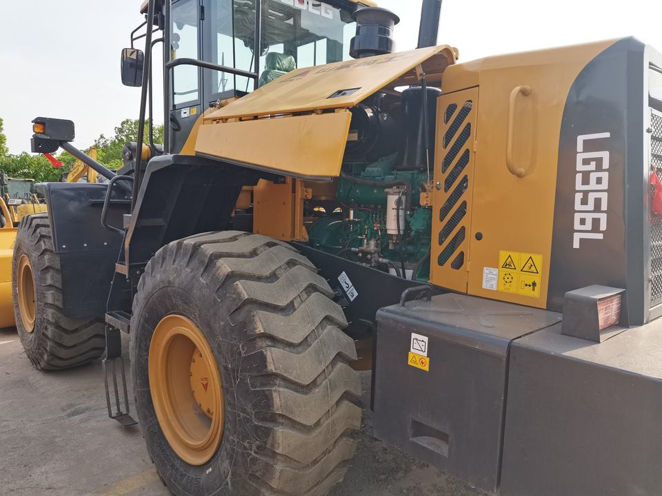 Second Hand SDLG LG956L Front End Loader Diesel 4WD 3.0m3 Bucket 16500kg SDLG LG956L Wheel Loader - Wheel loader: picture 3 Second Hand SDLG LG956L Front End Loader Diesel 4WD 3.0m3 Bucket 16500kg SDLG LG956L Wheel Loader - Wheel loader: picture 3