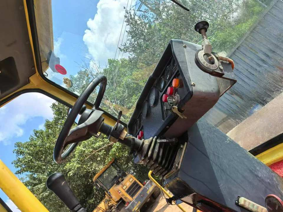 Used Original  Road Roller DYNAPAC CA6500D Road Rollers  High Quality Second Hand Construction Machinery - Compactor: picture 5 Used Original  Road Roller DYNAPAC CA6500D Road Rollers  High Quality Second Hand Construction Machinery - Compactor: picture 5