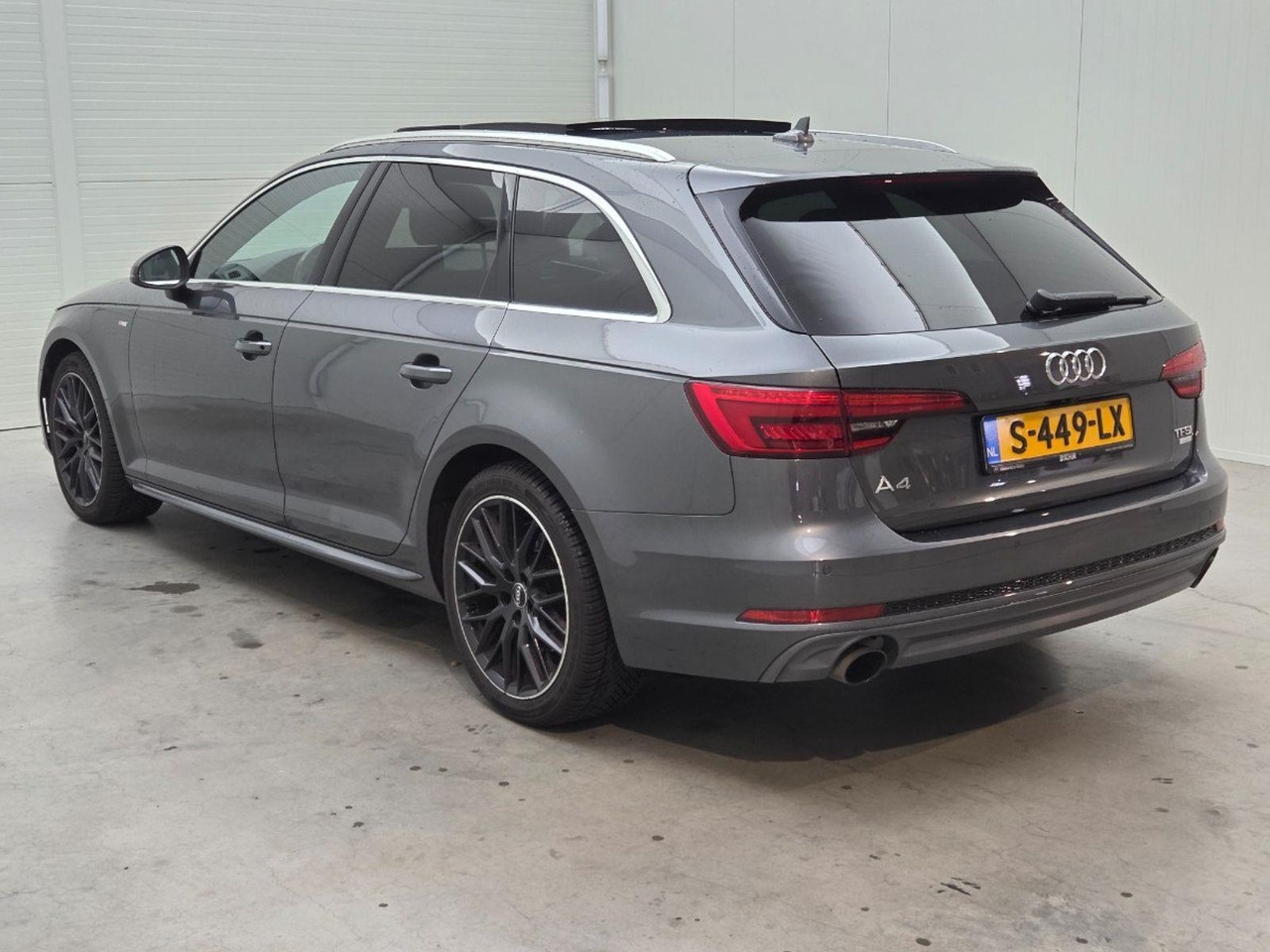 Audi A4 Avant 2.0 TFSI ultra Sport Pro Line S | 2017 | 251.737 km | Automaat | S449LX | NAP: Geen oordeel - Car: picture 3 Audi A4 Avant 2.0 TFSI ultra Sport Pro Line S | 2017 | 251.737 km | Automaat | S449LX | NAP: Geen oordeel - Car: picture 3